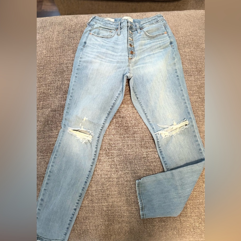Universal Thread Light Blue Ripped Skinny Jeans
